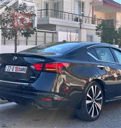 نيسان ألتيما